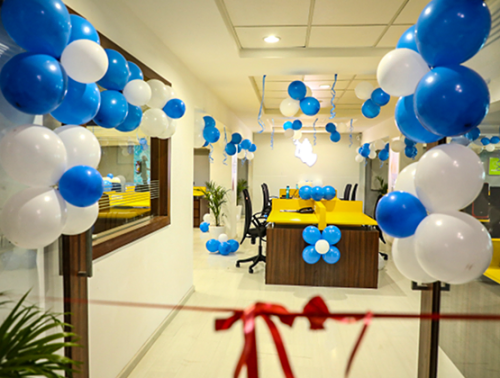 elegant-balloons-office-decor-main 1667895256